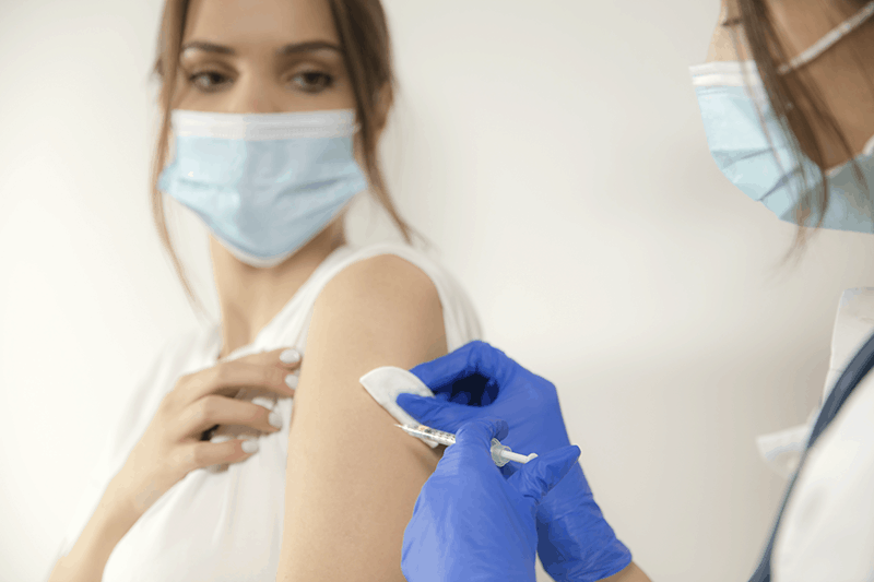 Vaccinazioni in farmacia: formazione e reclutamento