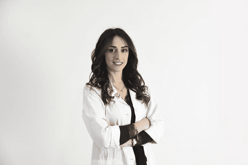 Farmacie, le strategie per essere efficaci sui social nell’intervista a Leyla Bicer, la farmacista-influencer con 42.000 follower