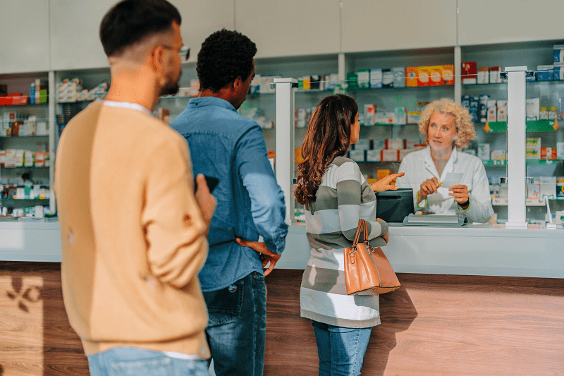 Farmacia in ripresa nella settimana 5 grazie a Etico, Dermocosmesi e Automedicazione. Risalgono gli ingressi