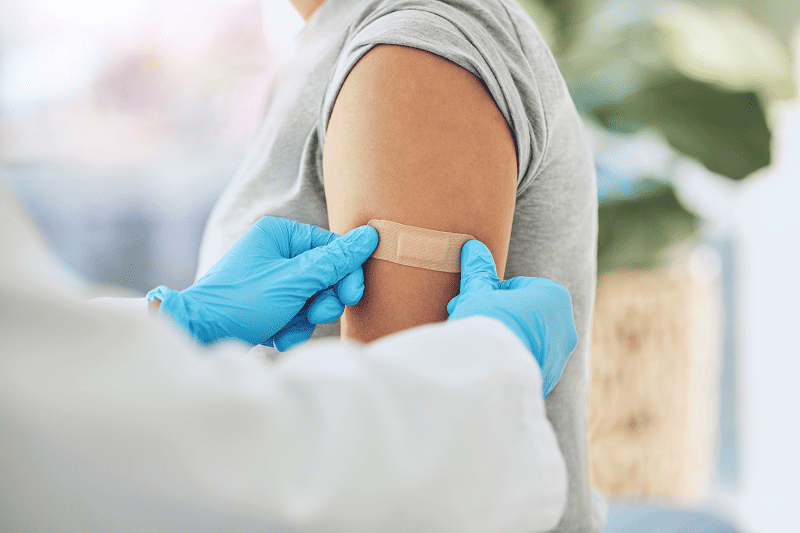 Vaccinazioni in farmacia, si avvicina il via alla campagna 2023