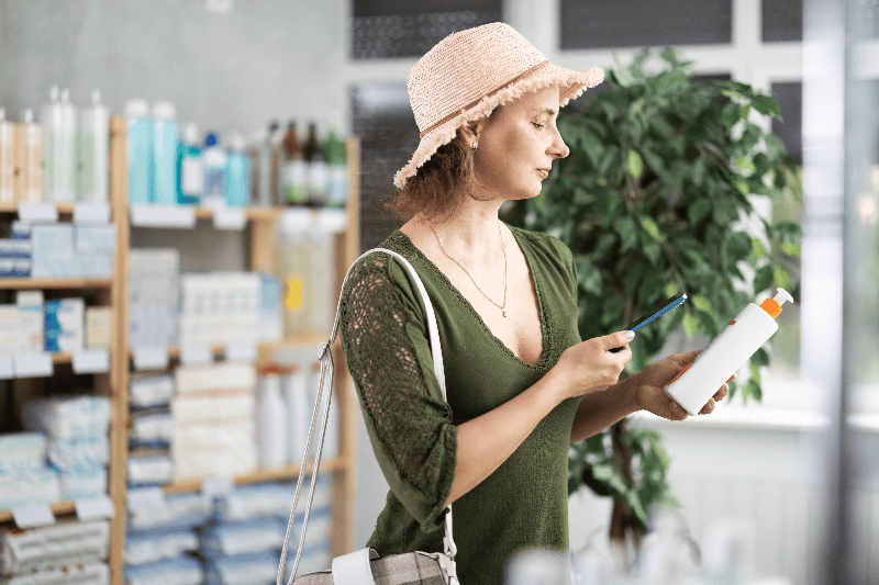 Settimana 38: farmacia stabile (ma debole), salgono gli ingressi, brillano i solari nella coda dell’estate