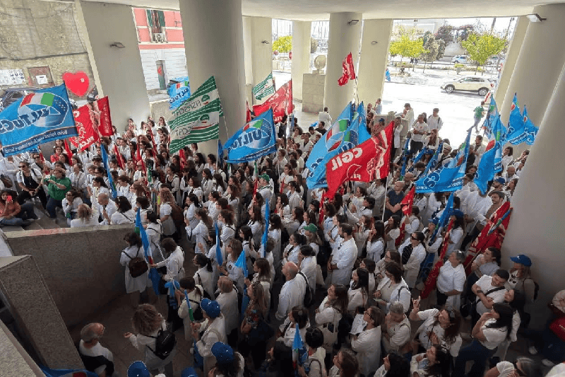 Rinnovo del CCNL, prime piazze e nuove frizioni nel confronto tra sindacati e Federfarma