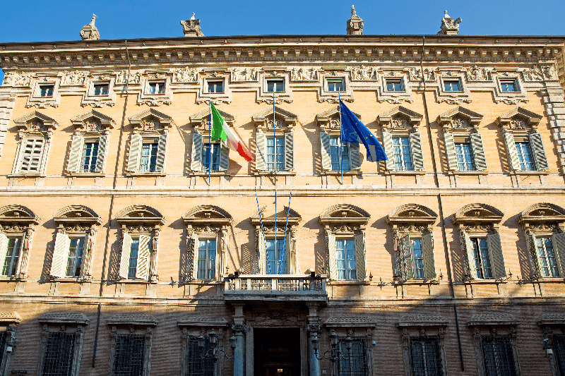 Il Movimento Nazionale Liberi Farmacisti attacca il Testo Unico: «un cavallo di Troia corporativo» Il Movimento Nazionale Liberi Farmacisti attacca il Testo Unico: «un cavallo di Troia corporativo»