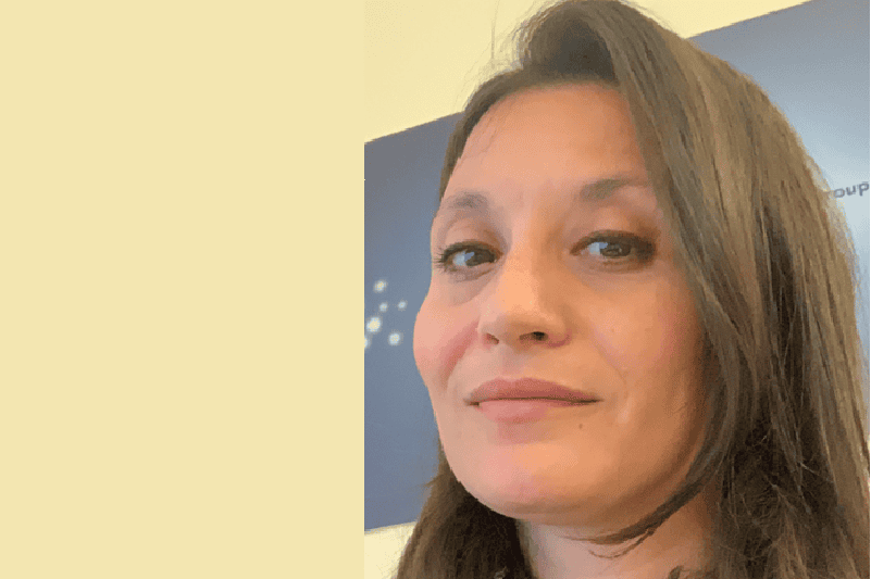 AI Generativa e salute: come cambia il ruolo del farmacista quando il paziente arriva già con una risposta? Ne parliamo con Lucia Surace, CGM Italia AI Generativa e salute: come cambia il ruolo del farmacista quando il paziente arriva già con una risposta? Ne parliamo con Lucia Surace, CGM Italia